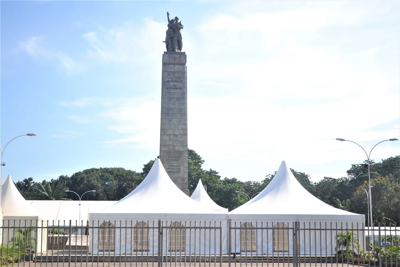 palais du p Chapiteau by Issaeuple